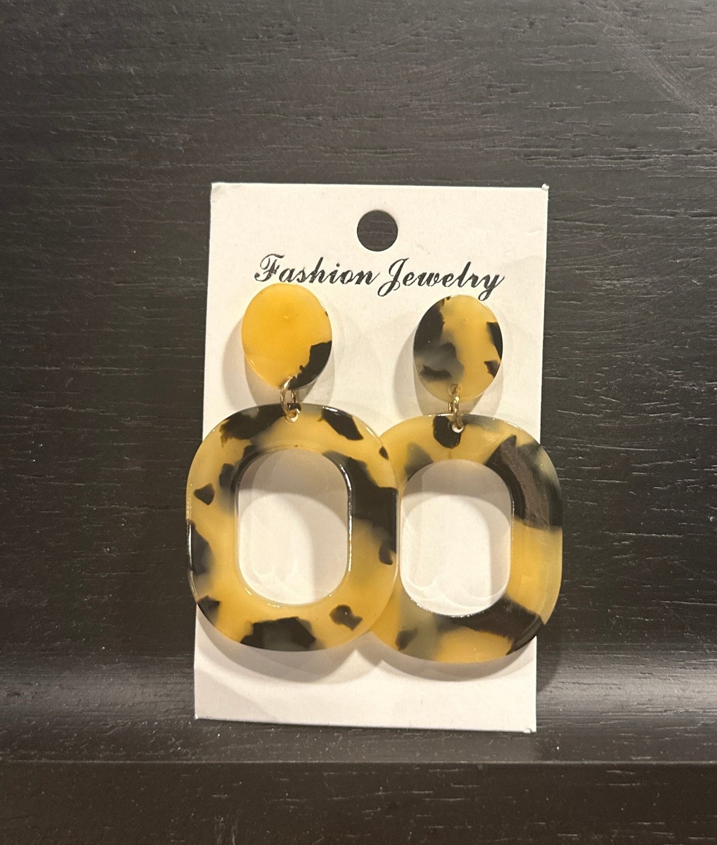 Tortoise Oval Earrings - Mercantile213