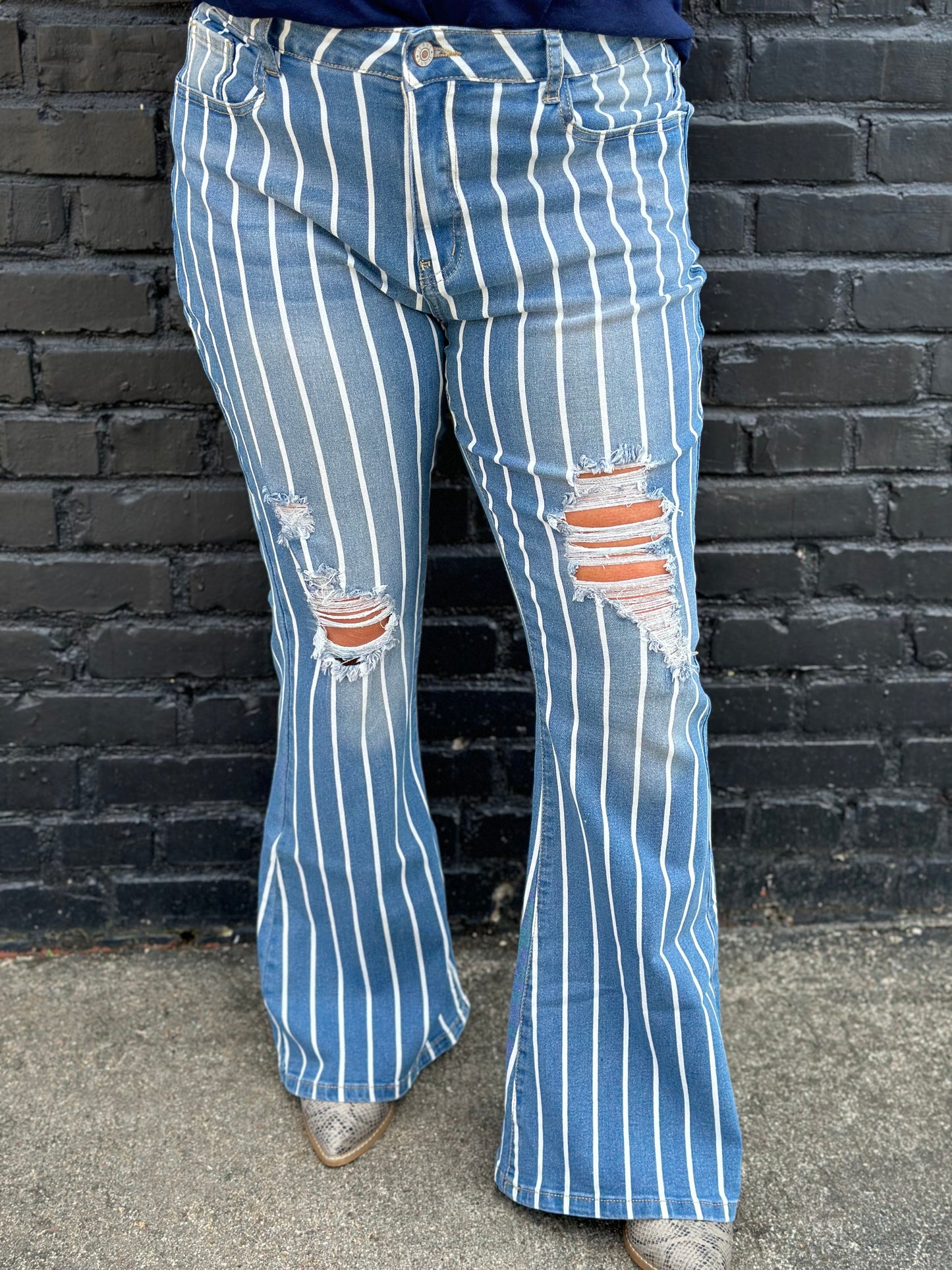 Sky Blue Vertical Striped Jeans- KE71