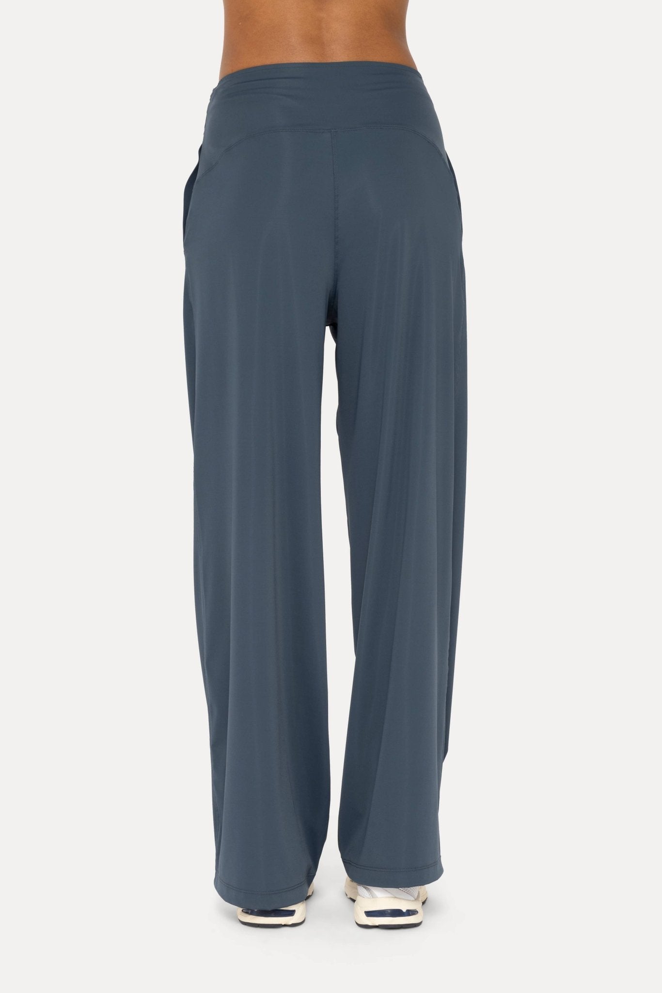 Flexflow Plated Front Wide Leg Pants: Navy - Mercantile213