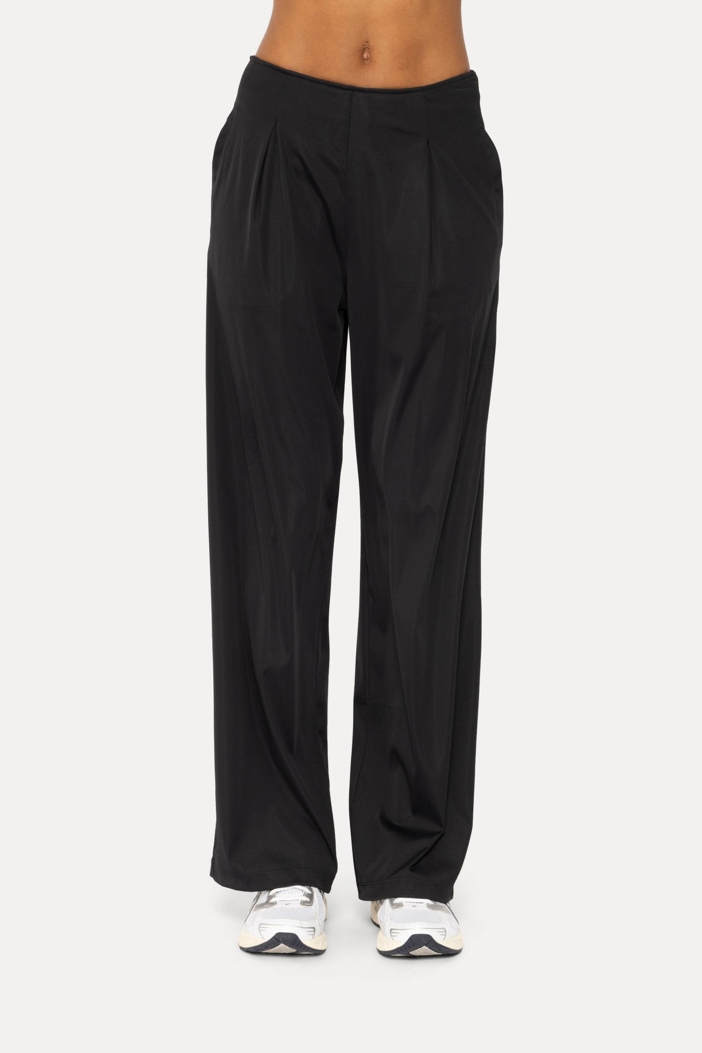 Flexflow Plated Front Wide Leg Pants: Navy - Mercantile213