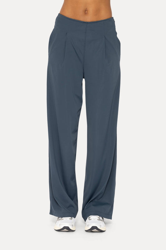 Flexflow Plated Front Wide Leg Pants: Navy - Mercantile213