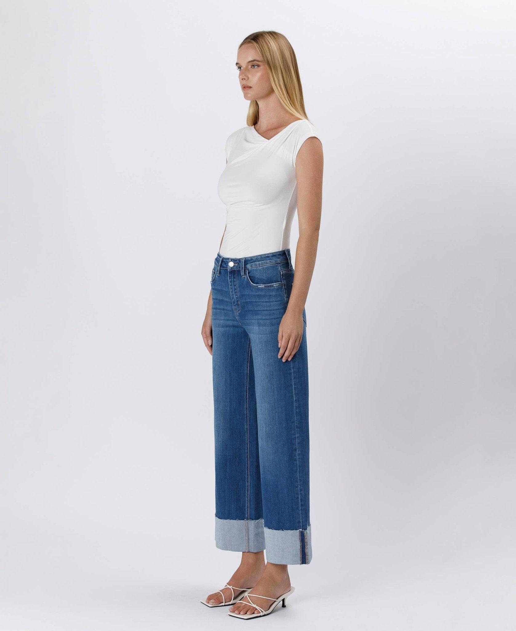 High Rise Cuffed Jeans - LV1530 - Mercantile213