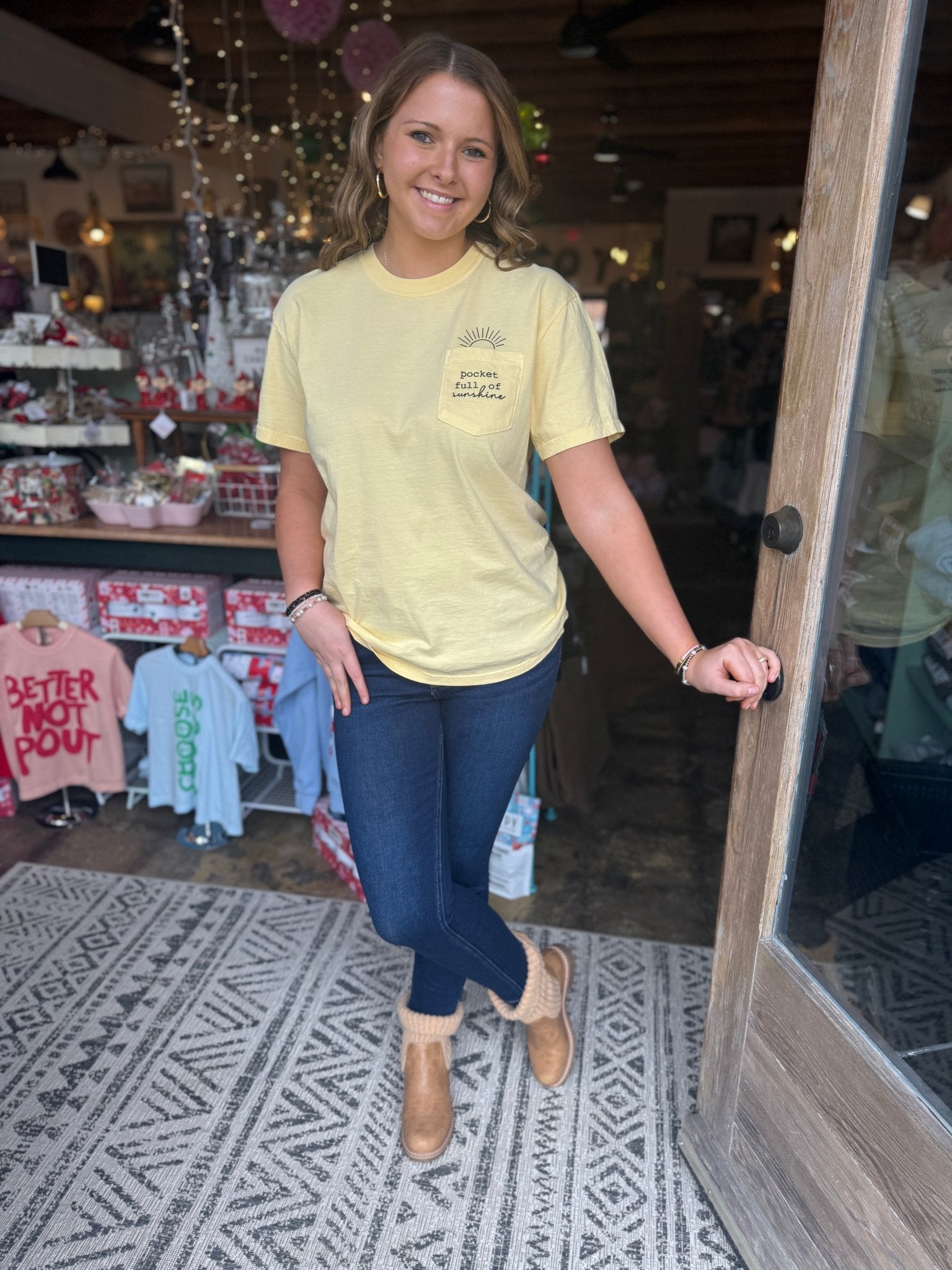 Pocket Full of Sunshine Graphic Tee - Mercantile213