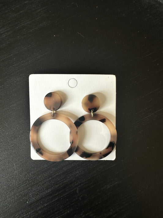 Tortoise Round Drop Earrings - Mercantile213