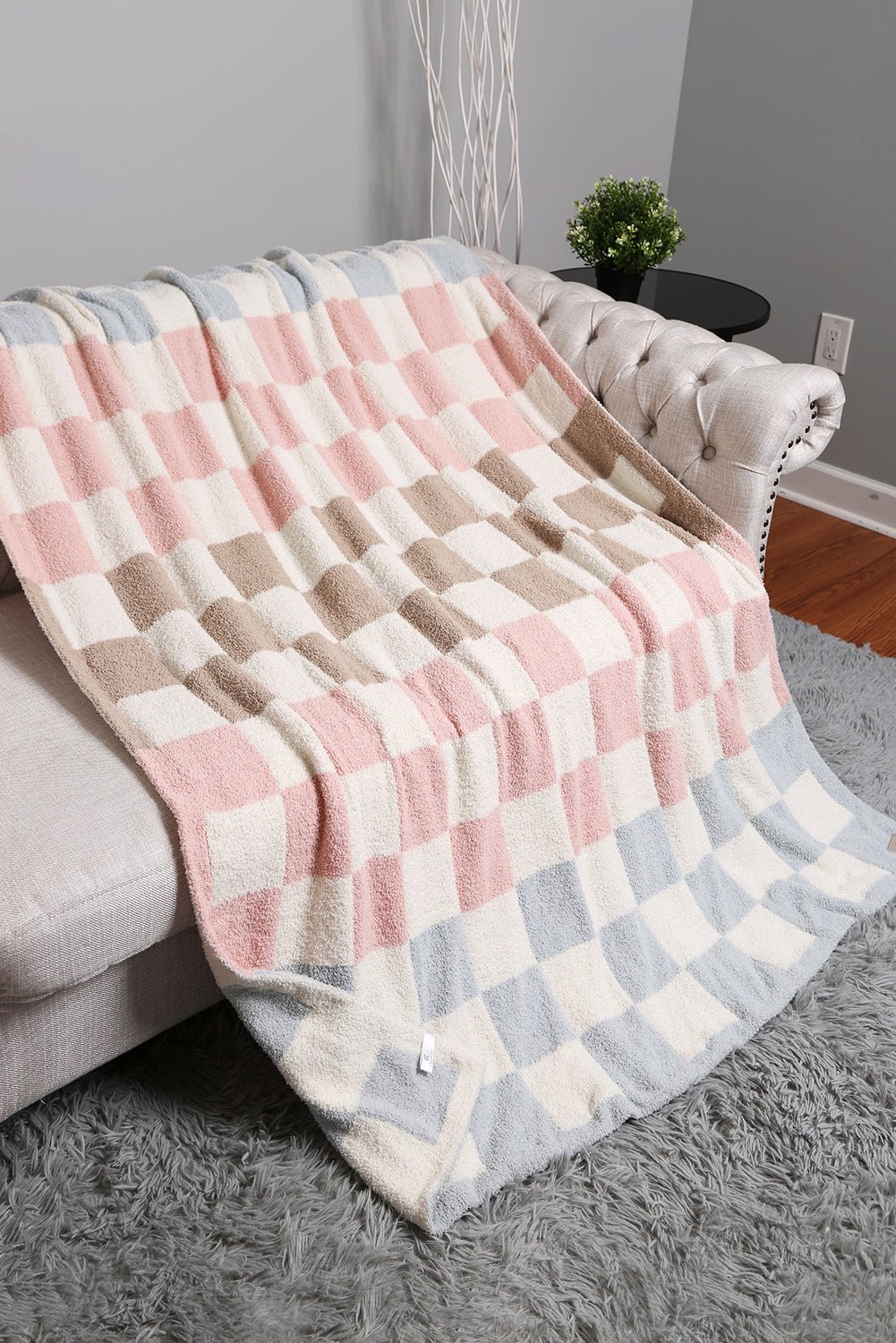 White Colorblock Plush Blanket - Mercantile213